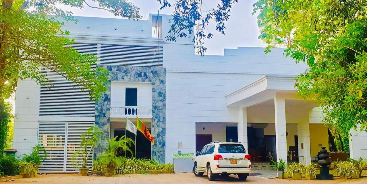 Hotel Eden Garden Sigiriya Exterior photo