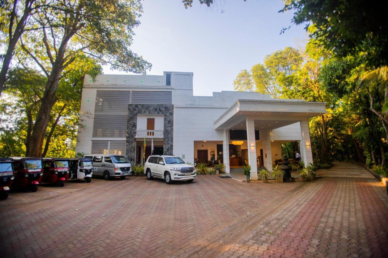 Hotel Eden Garden Sigiriya Exterior photo