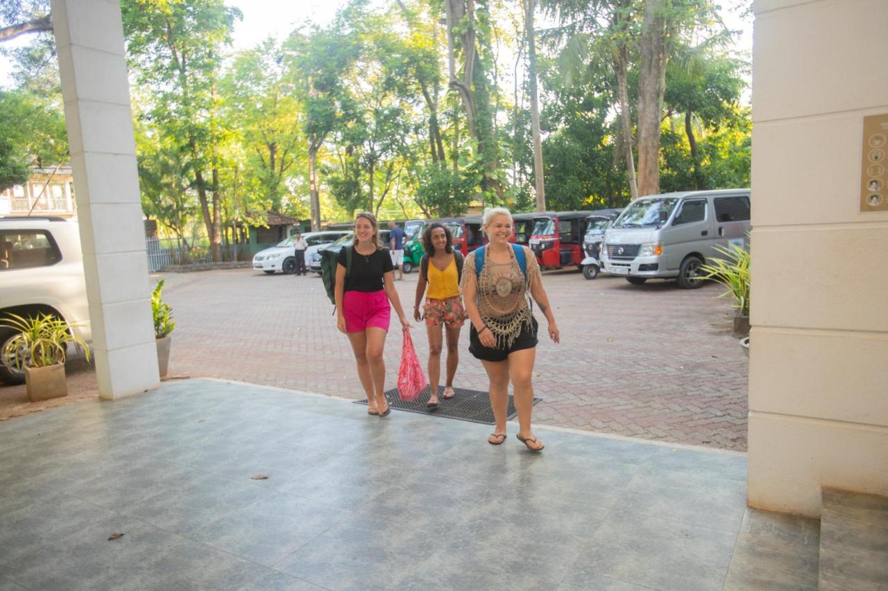 Hotel Eden Garden Sigiriya Exterior photo